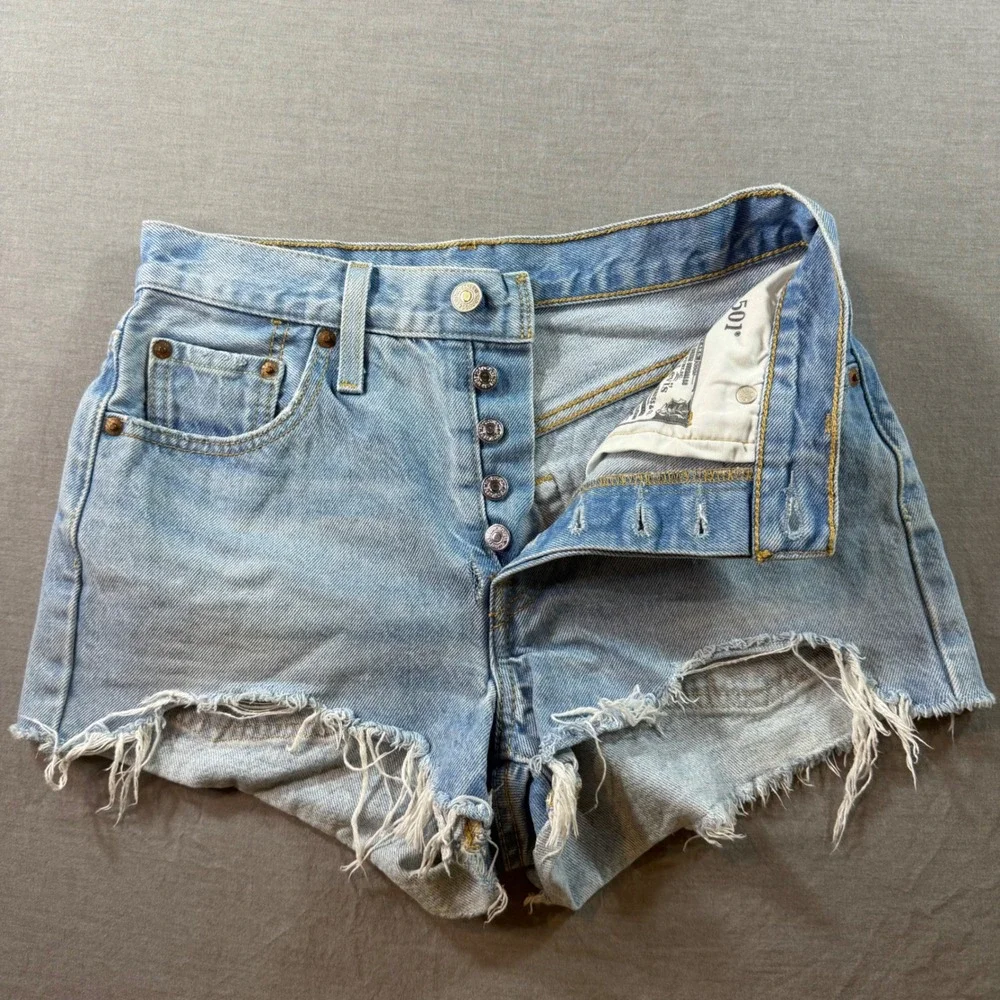 Levi's 501 Cut Off Denim Shorts Womens 25 Light Blue Excellent Button Fly Frayed